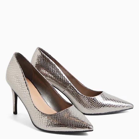 NWT TORRID WIDE WIDTH Pewter Snake Print Pumps - Picture 2 of 14